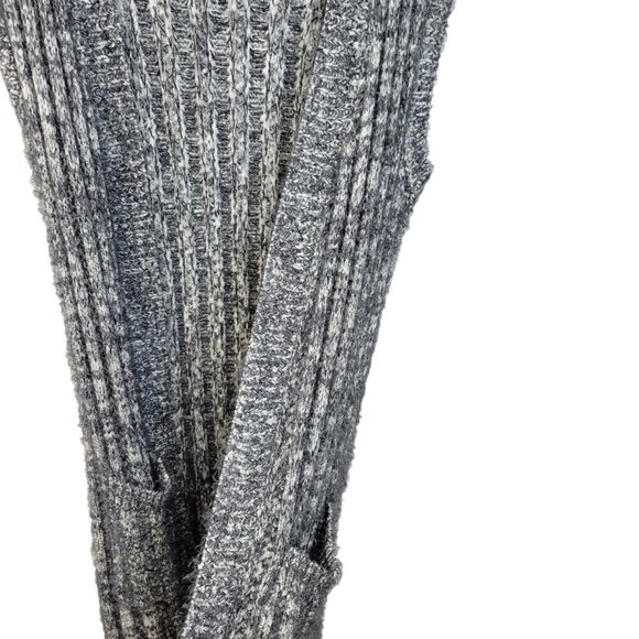 Olive + Oak Fuzzy Sleeveless Cardigan Size S - Picture 5 of 7